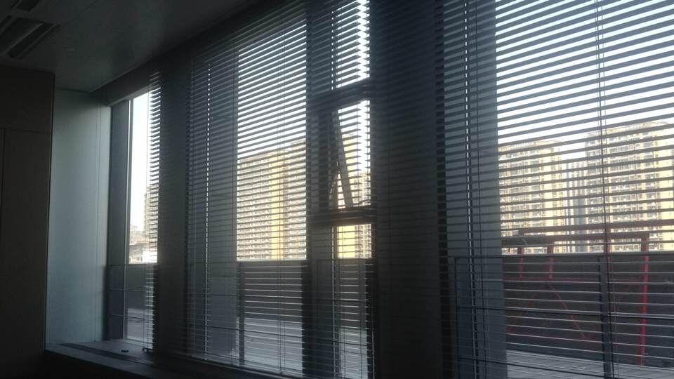 仁恒辦公區電動百葉窗簾