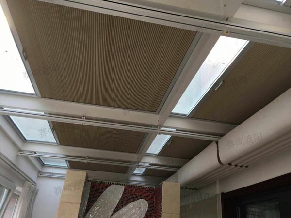 電動蜂巢簾實景圖