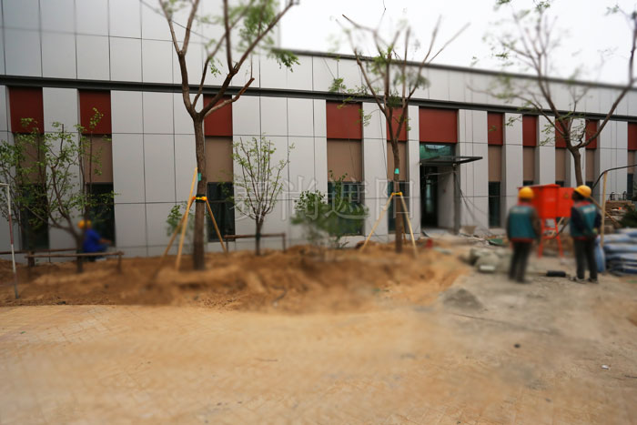 新機場房外裝戶外防風卷簾工程現場實景圖