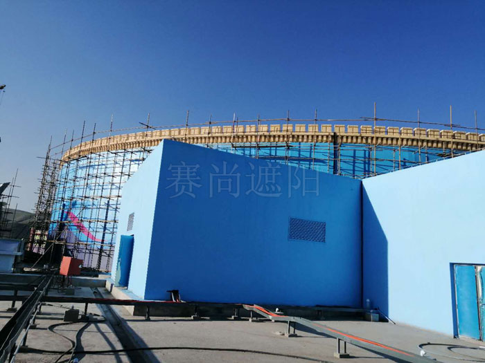 西寧新華聯(lián)國(guó)際旅游城采光頂遮陽(yáng)系統(tǒng)項(xiàng)目進(jìn)場(chǎng)施工