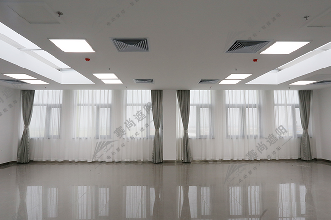 圖：某酒店會議室電動開合簾實景圖