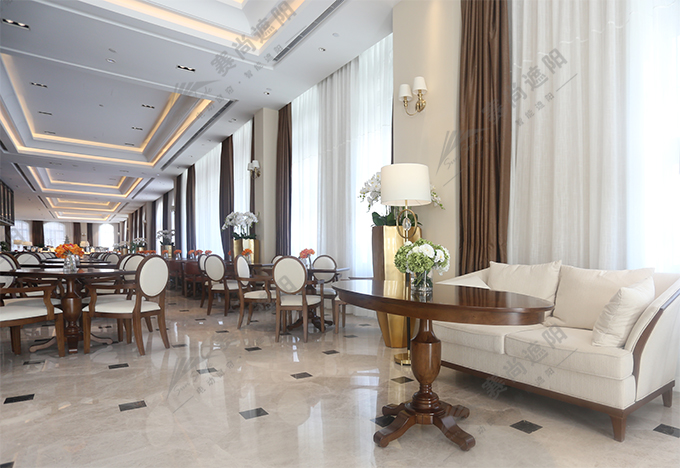 圖：麗思卡爾頓酒店電動開合簾實景圖